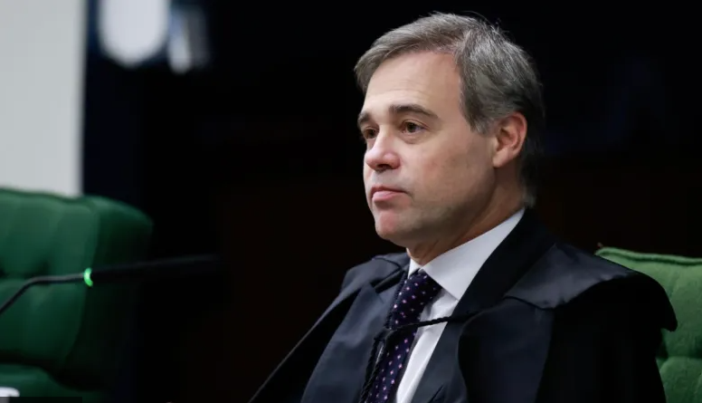 STF vê risco de fuga e retém passaporte de investigado em esquema que mirava Banco Central e jornalistas