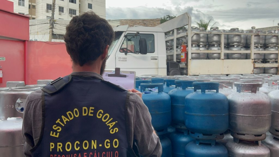 Procon aponta variação de até 27% no preço do gás de cozinha