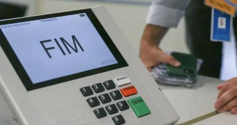 TSE pausa apuração após Zanin estender votação até as 19h