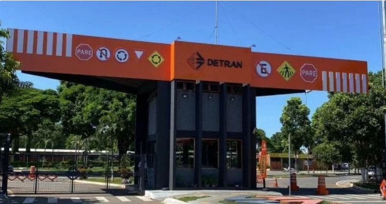 Junho Roxo no Trânsito alerta para segurança da pessoa idosa