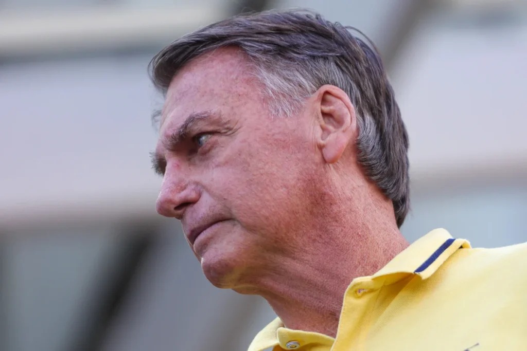 Médico vai à casa de Bolsonaro em Brasília após ex-presidente passar mal