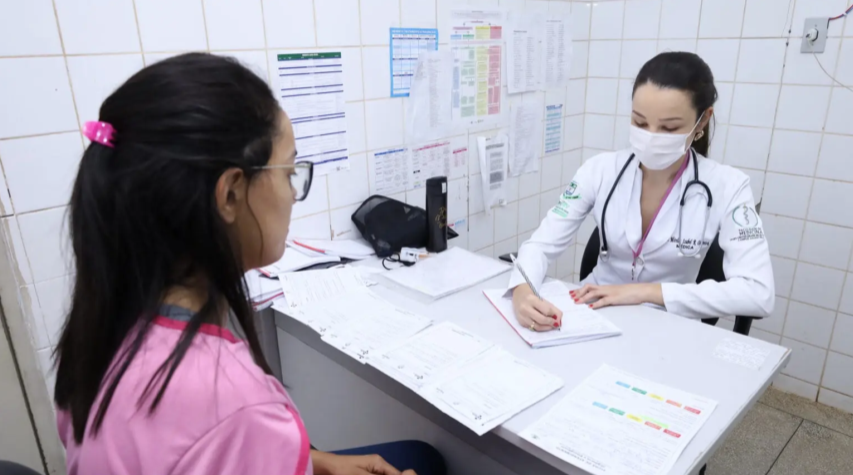 Aparecida promove ações de prevenção ao câncer de mama em UBSs e espaços públicos
